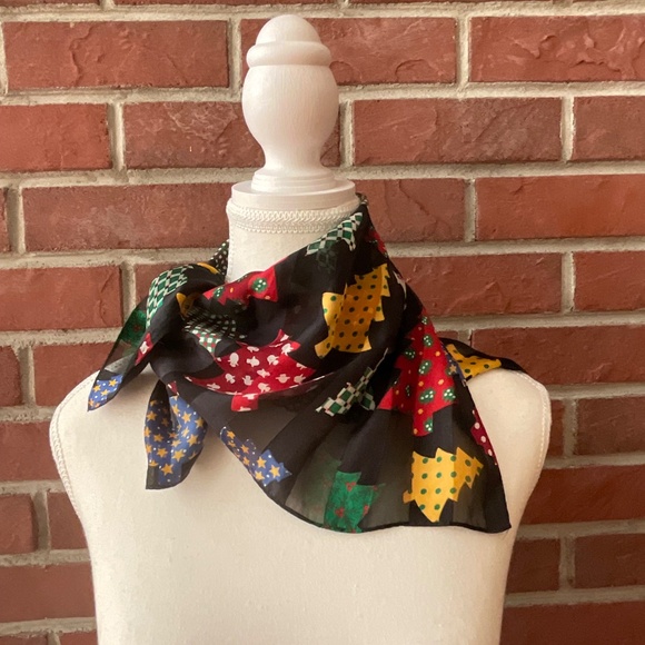 Silk Scarf Christmas Trees Geometric Print Art 21’X21” NWOT - Picture 7 of 8